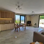 Διαμέρισμα Freesia Grand Sea View Σβορωνάτα