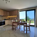 Freesia Grand Sea View سفوروناتا